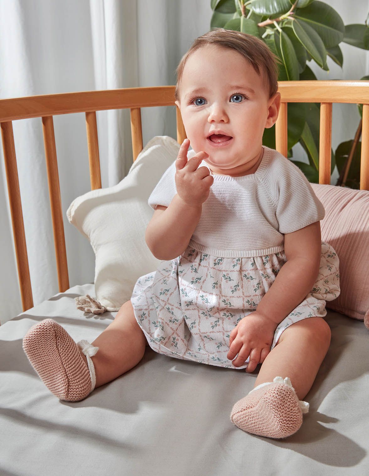 Robe pour bebe en maille rose pour les premiers jours Gocco