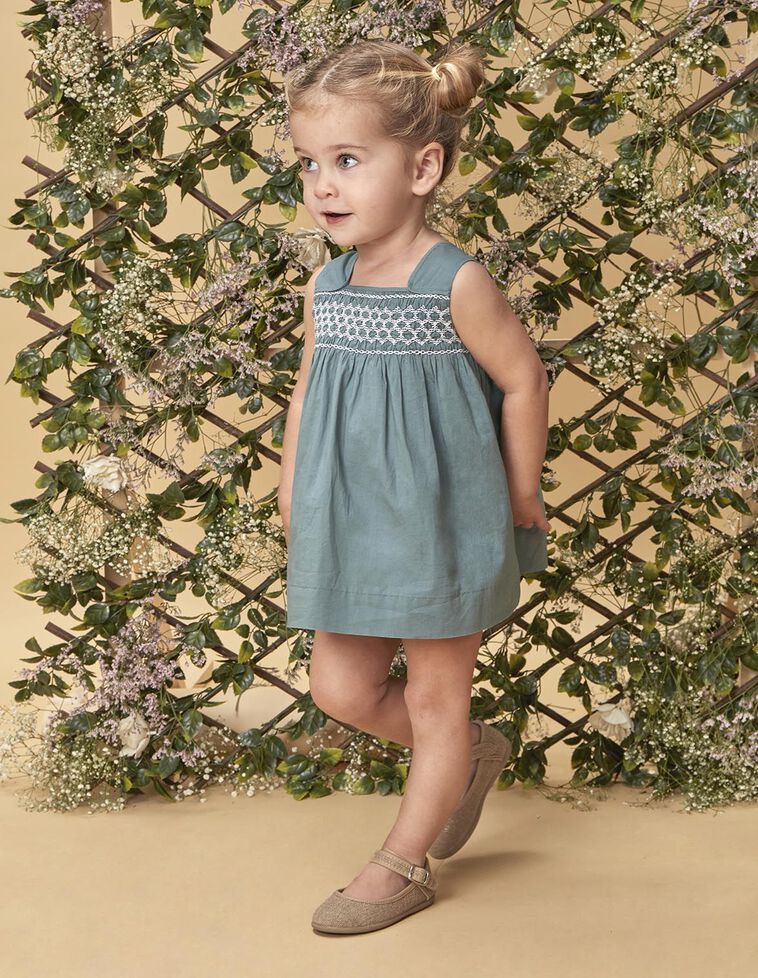 Robe en popeline avec nid d'abeille en bleu clair