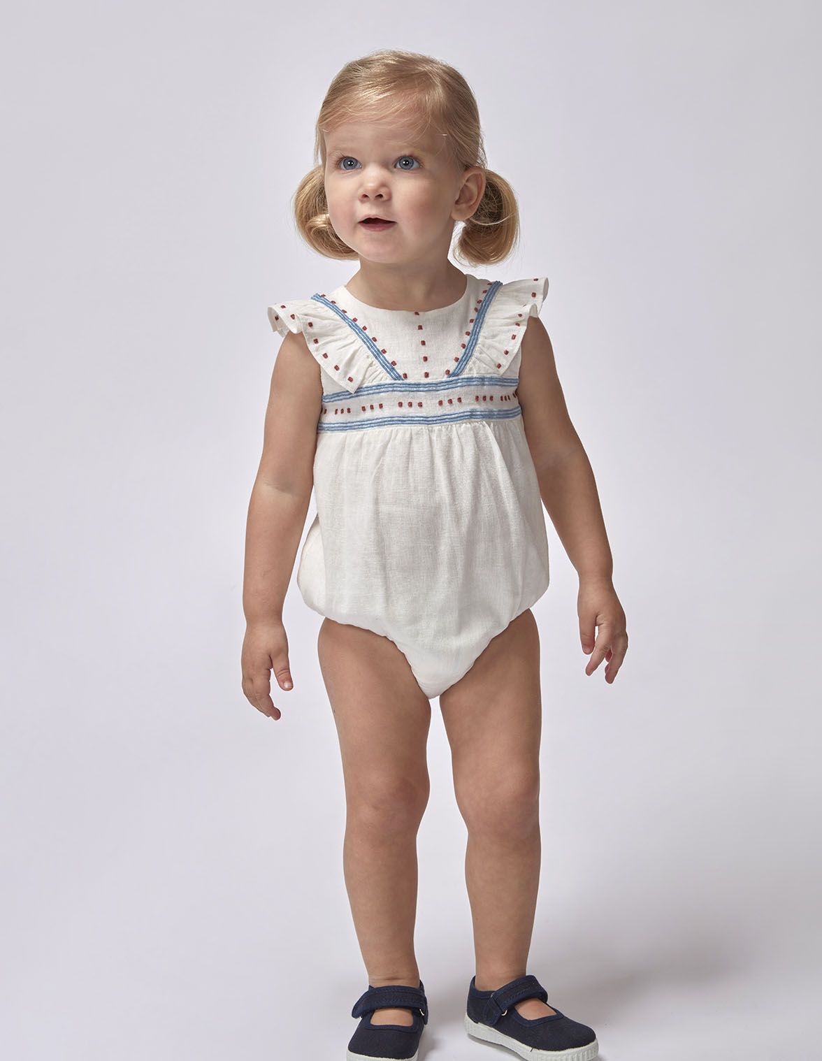 Grenouillere avec broderie blanche pour bebe fille Gocco