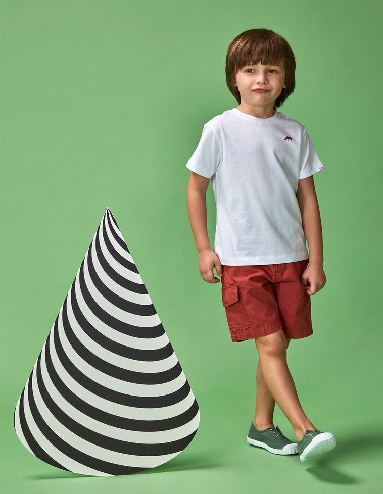 T-shirt branca estampada com rinocerontes 