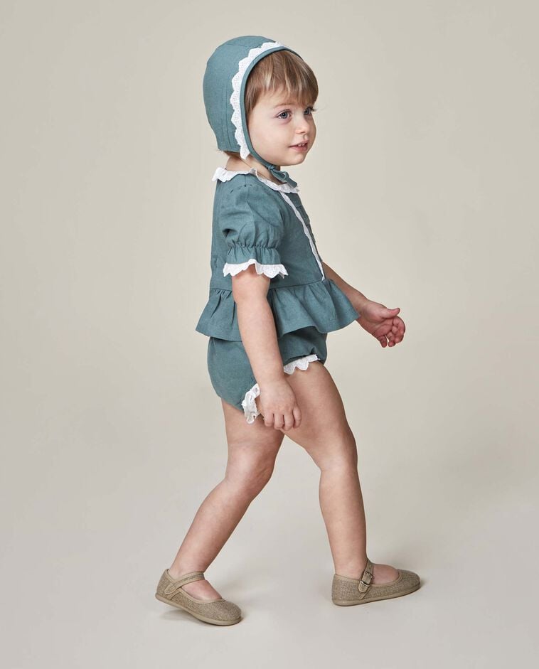 Capa linho com al&ccedil;a bordada verde